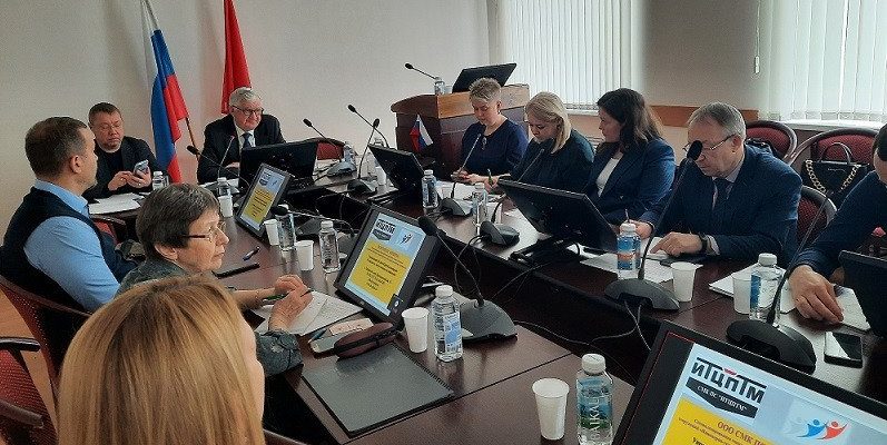 Министерство труда и занятости оказывает бесплатную помощь тем, кто ищет работу или сдает экзамен. Лексические ошибки (убрать лишнее слово). Плеоназмы. Задача 6